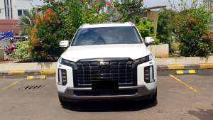 Jual bekas Hyundai Palisade Signature 2023 putih km 26 ribuan sunroof,lokasi di Jakarta DKI