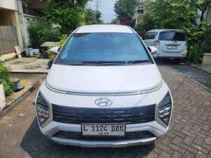 Jual bekas HYUNDAI STARGEZER 1.5 PRIME MATIC 2023 PUTIH SURABAYA,lokasi di Surabaya Kota