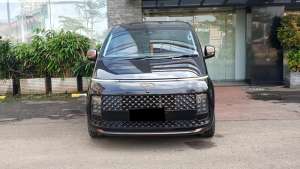 Jual bekas Hyundai Staria Signature 7 2021 hitam pajak panjang,lokasi di Jakarta DKI