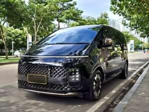 Jual bekas Hyundai Staria Signature 9 Seater 2024 kM rendah cash pemakai,lokasi di Bekasi Kota