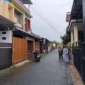 INA 47,5 JUTA RUMAH 4 LNTAI 10 KT 6 KM LT 101 M2 LB 286 M2 SHM IMB PBB lokasi di Malang Kota, tersedia melalui melalui situs Olx