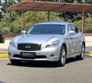 Jual bekas Infiniti M37 V6 2011,lokasi di Jakarta Pusat