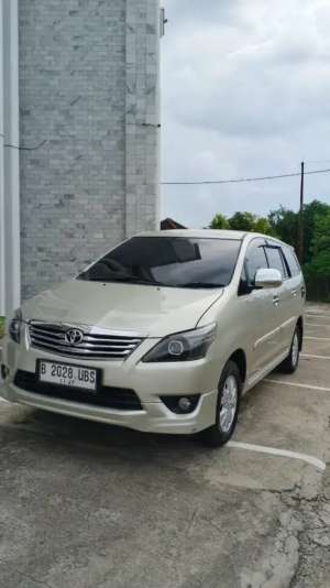 Jual bekas Innova 2.0 tipe G bensin tahun 2012,lokasi di Metro Kota