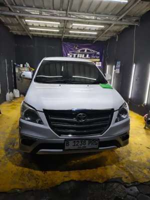 Jual bekas Innova 2.0 V at 2014,lokasi di Jakarta Timur