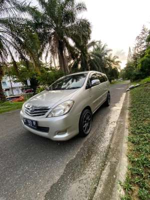 Jual bekas Innova 2011 V matic bensin,lokasi di Balikpapan Kota