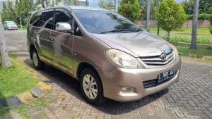 Jual bekas Innova G 2.0 Bensin Matic Siap Mudik,lokasi di Surabaya Kota