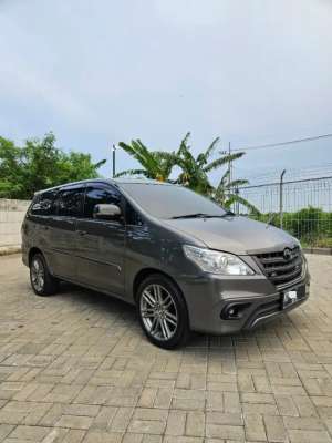 Jual bekas Innova G 2.5 AT 2014 murmer siap untuk lebaran,lokasi di Surabaya Kota