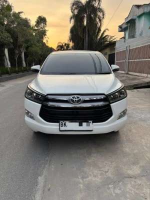 Jual bekas Innova Reborn 2,0 V Manual 2018 ,2017, 2016 , 2019,lokasi di Medan Kota