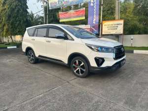Jual bekas Innova Venturer 2.4 diesel matic th 2022,lokasi di Banyumas Kab.