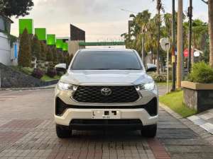 Jual bekas Innova Zenix V Bensin 2.0 CVT 2024,lokasi di Surabaya Kota