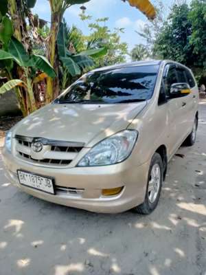 Jual bekas Inova bensin autometic 2007,lokasi di Medan Kota