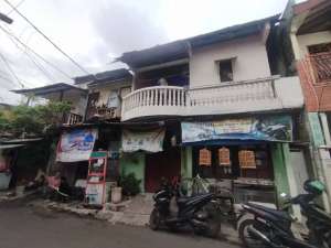 Investasi Cuan Rumah 8 Kamar Dekat Stasiun ManggaraiTebet lokasi di Jakarta Selatan, tersedia melalui melalui situs Olx