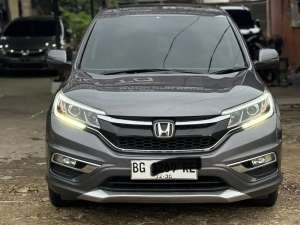 Jual bekas ISTIMEWA HONDA 2.4 CRV PRESTIGE FENDER AUDIO SUNROOF MATIC 2016 km 50,lokasi di Palembang Kota