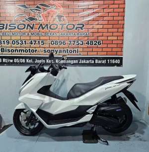 Jual bekas ISTIMEWA HONDA NEW PCX 160 CBS ISS KEYLESS TAHUN 2025 PUTIH GLOSSY,lokasi di Jakarta Barat