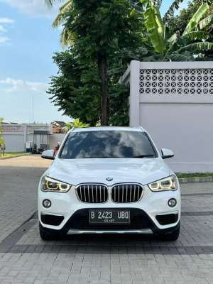 Jual bekas Istimewa Sunroof Obat Ganteng BMW X1 Sdrive18i XLine F48 2017 Putih,lokasi di Jakarta Selatan