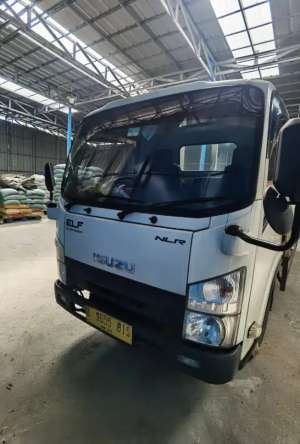 Jual bekas Isuzu Elf NLR85U Long SasisEuro 4,lokasi di Tangerang Kab.