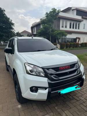 Jual bekas Isuzu MU-X 2017 Diesel,lokasi di Depok Kota