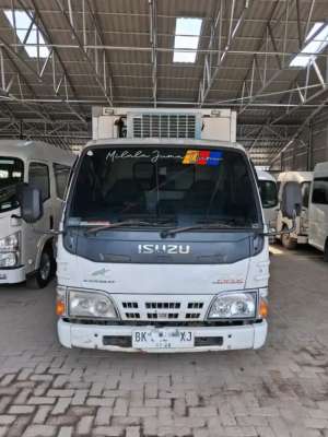 Jual bekas Isuzu NKR 55 box Frezeer 2017 putih,lokasi di Medan Kota