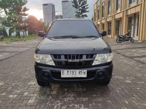 Jual bekas ISUZU PANTHER 2.5 LM TURBO DIESEL 2017,lokasi di Tangerang Kota