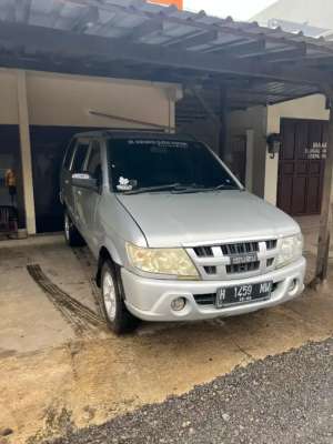 Jual bekas Isuzu Panther LV Turbo Th2011 Silver Kondisi Layak Murmer Siap Pakai,lokasi di Jepara Kab.