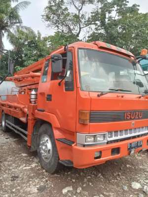 Jual bekas ISUZU POMPA BETON,lokasi di  