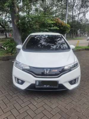 Jual bekas JAZZ RS AT 2017 TANGAN PERTAMA DARI BARU BAN TEBAL SEMUA LIKE NEW,lokasi di Jakarta Barat