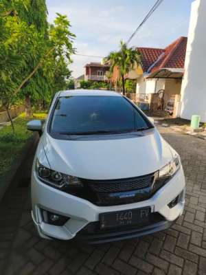Jual bekas JAZZ RS MATIC 2015 STNK 2016 LOW KM GK5,lokasi di Surabaya Kota