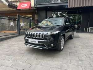 Jual bekas Jeep Cherokee Limited 4X4 NIK 2015,lokasi di Jakarta Selatan