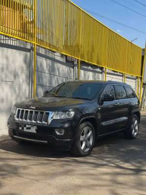 Jual bekas Jeep Grand Cherokee Overland 2012 Hitam Black 2013 2011 Jual Cepat BU,lokasi di  ,Jakarta Utara