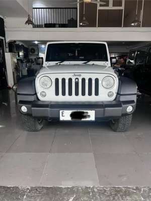 JEEP JK WRANGLER RUBICON lokasi di Jakarta Utara, tersedia melalui melalui situs Olx