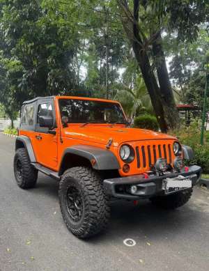 Jual bekas Jeep Rubicon 3.6 Pentastar 2013 Orange 2014 Jeep 2012 dijual Cepet Bu,lokasi di Jakarta Utara
