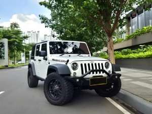 Jual bekas Jeep Rubicon Asli 3.6 Pentastar 2015 cash pemakai sway bar,lokasi di Yogyakarta Kota