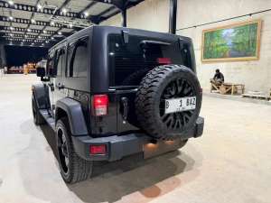 Jual bekas Jeep Rubicon Wrangler Sport 3.0,lokasi di Tegal Kab.