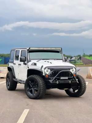 Jual bekas JEEP WRANGLER 3.6 JK SPORT PENTASTAR UNLIMITED 2012 MODS,lokasi di Jakarta Selatan