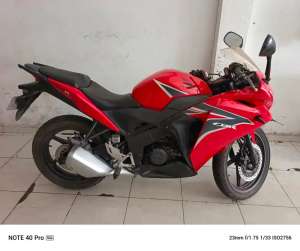 Jual bekas Jual beli CBR th2012 samping kompelik Andikahairi motor bjm,lokasi di Banjarmasin Kota