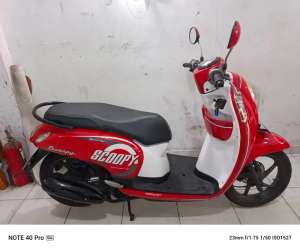 Jual bekas Jual beli scoopy th 2015 samping kompelik Andika hairi motor bjm,lokasi di Banjarmasin Kota