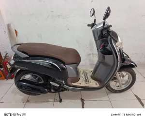 Jual bekas Jual beli scoopy th 2018 samping kompelik Andika hairi motor bjm,lokasi di Banjarmasin Kota