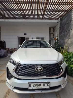 Jual bekas Jual BU Innova Zenix Putih 2.0 V At 2022 km 31rb,lokasi di Jakarta Utara