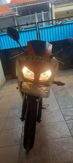 Jual bekas Jual CBR 150 K45a,lokasi di Surabaya Kota
