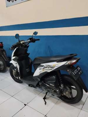Jual bekas jual cepat Honda beat street 2018 istimewa,lokasi di Depok Kota