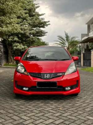 Jual bekas Jual cepatHonda Jazz RS matic 2013 pmk 2014 full priginal Km 59 rb,lokasi di Surabaya Kota
