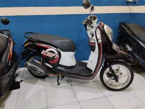Jual bekas jual cepat honda scoopy esp 2015 siap pakai,lokasi di Tangerang Kab.