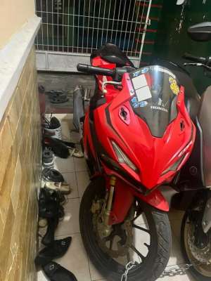 Jual bekas jual cepat motor cbr,lokasi di Lampung Tengah Kab.