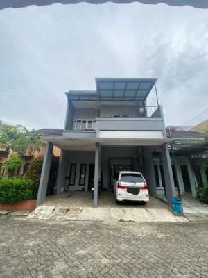 JUAL CEPAT RUMAH 2 LANTAI lokasi di Tangerang Selatan Kota, tersedia melalui melalui situs Olx