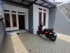 Jual cepat Rumah baru 400juta sudah baliknama dekat st Pondok Rajeg Cibinong lokasi di Jakarta Selatan, tersedia melalui melalui situs Olx