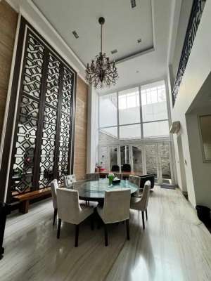 Jual Cepat RumahDi Pantai Indah Kapuk Jakarta Utara lokasi di Jakarta Utara, tersedia melalui melalui situs Olx