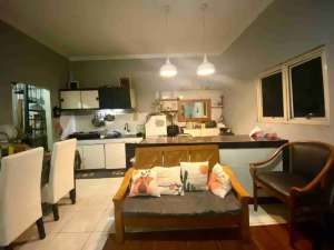 Jual Cepat Rumah Furnish Strategis Siap Huni di Cinere Depok lokasi di Depok Kota, tersedia melalui melalui situs Olx