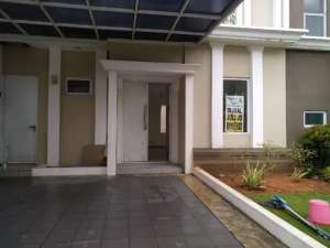 Jual cepat rumah Lebar 10 siap hunilokasi bagus banget di Thames Jakarta Garden City JGC Cakung Jakarta Timur lokasi di Jakarta Timur, tersedia melalui melalui situs Olx