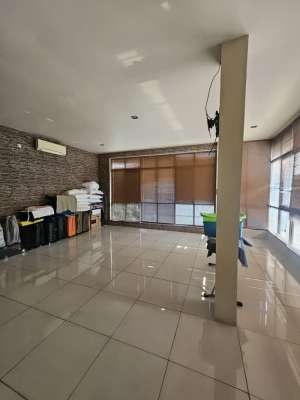 Jual Cepat Rumah Mewah Dengan Furnish Dalam Cluster Johar Golf PIK lokasi di Jakarta Utara, tersedia melalui melalui situs Olx