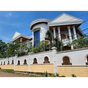 JUAL CEPAT Rumah Mewah Kranggan Lux Kamar Banyak LT660 LB600 lokasi di Bekasi Kota, tersedia melalui melalui situs Olx